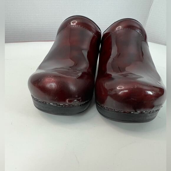Dansko Burgundy Maroon Patent Leather Nursing Slip On Mule Work Shoes 8.5-9 39 - Picture 6 of 11